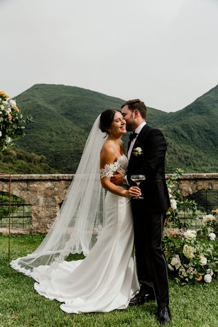  Getting ready with Hannah + Sam in Umbria, Italy